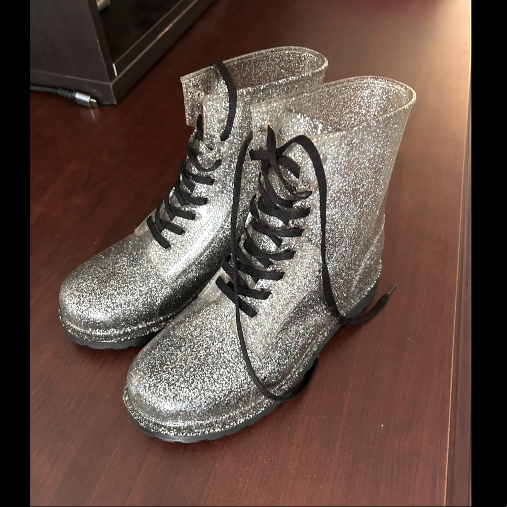 Unbranded clear/silver glitter rain boots great condition :)
